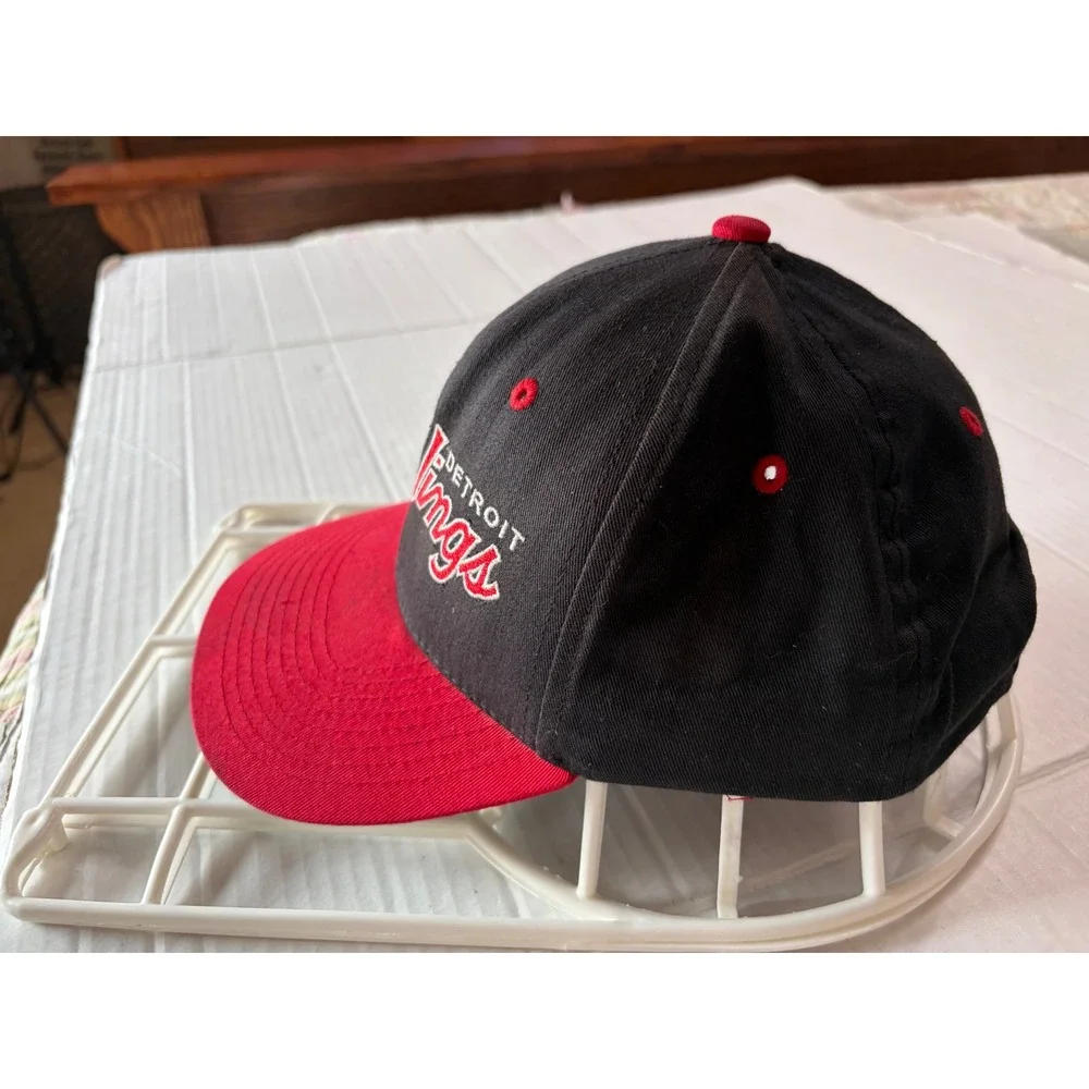 Zephyr Detroit Red Wings NHL Snapback Hat Black Red Green Underbrim Mens Cap